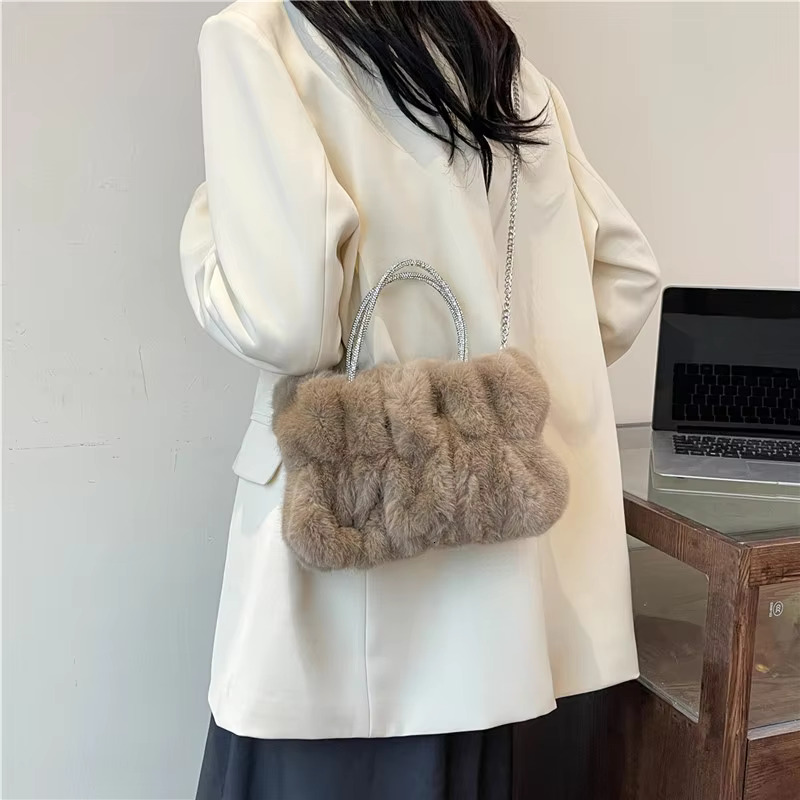 New Faux Fur Ladies Shoulder Bags Soft Plush Female Evening Clutch Purse Handbags Fashion Chain Women Small Crossbody Bag