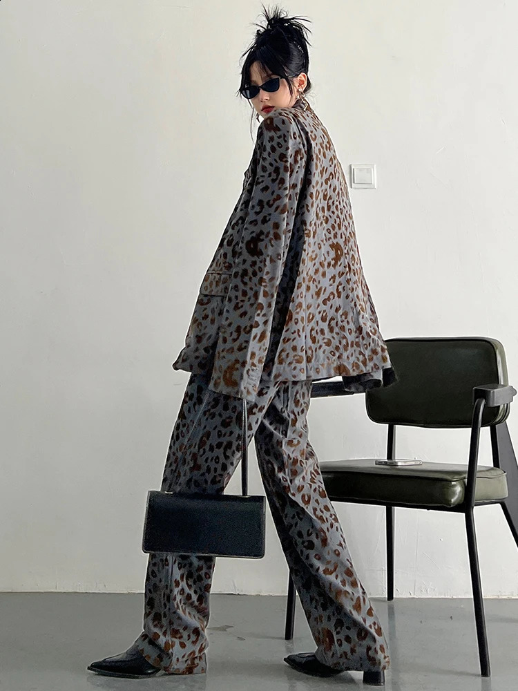 EAM Two Piece Suit Wide Leg Pants Leopard Print Big Size Lapel Long Sleeve Women Fashion Spring Autumn 2024 1DF1166 250107