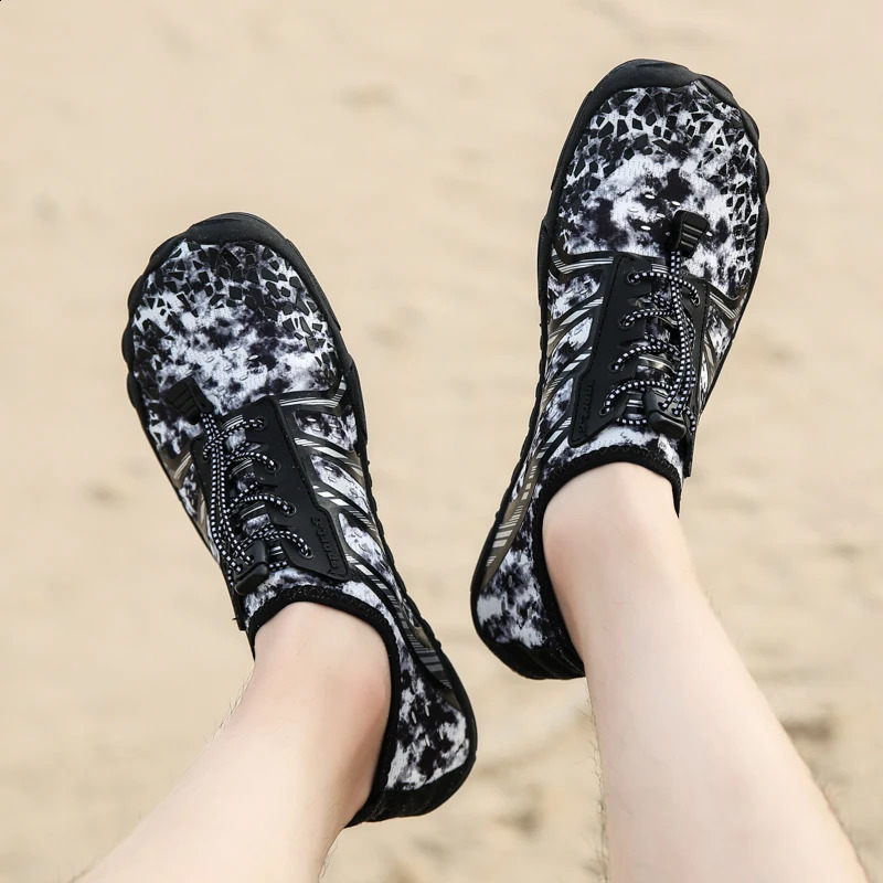 Water Shoes Kids Quick-drying Barefoot Shoes Parent-child Sandals Breathable Non-slip Slippers Summer Beach Socks Sport Sneakers 250207