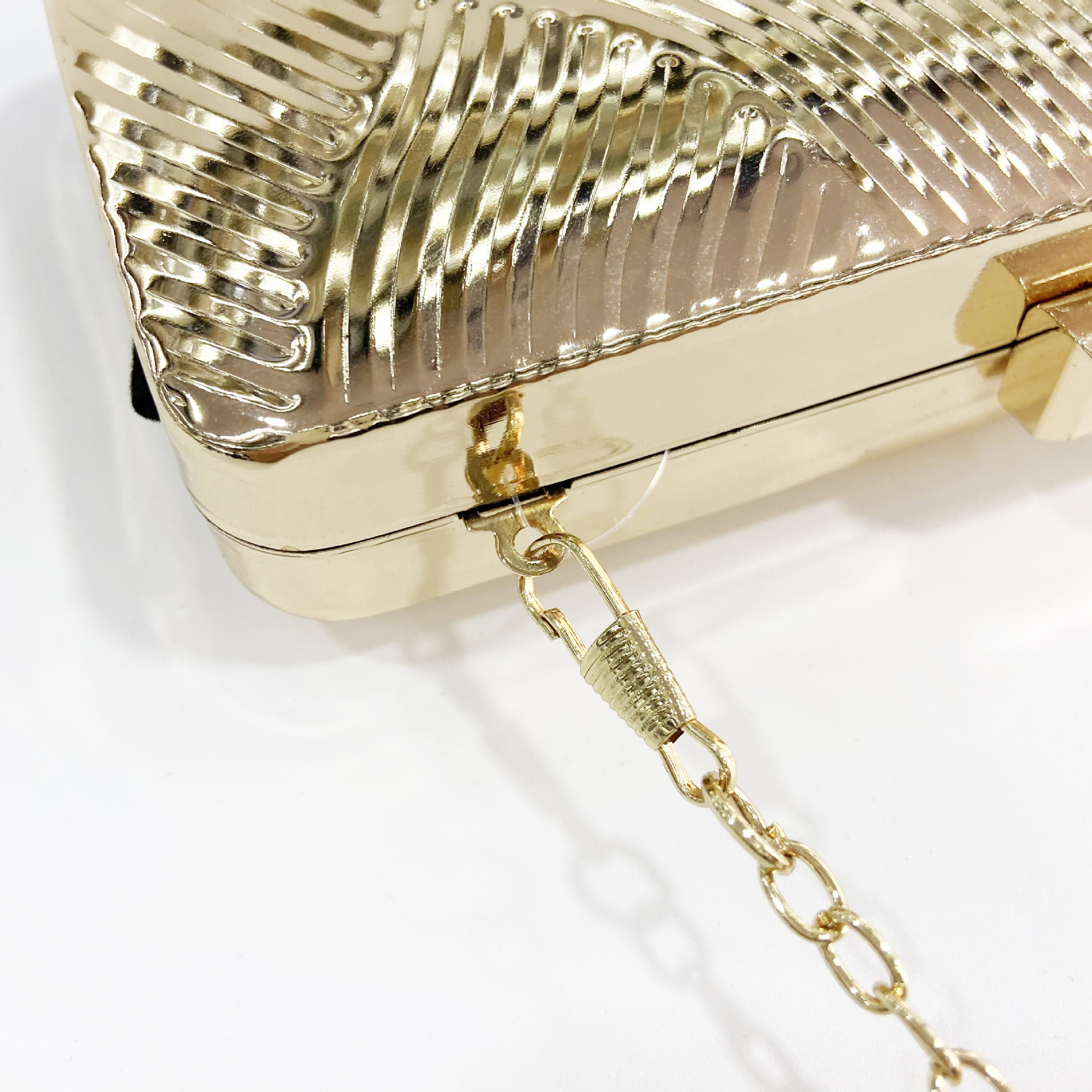 New Solid Color Shell Metal Mini Handheld Banquet Bag Texture Striped Dress Party Handbag