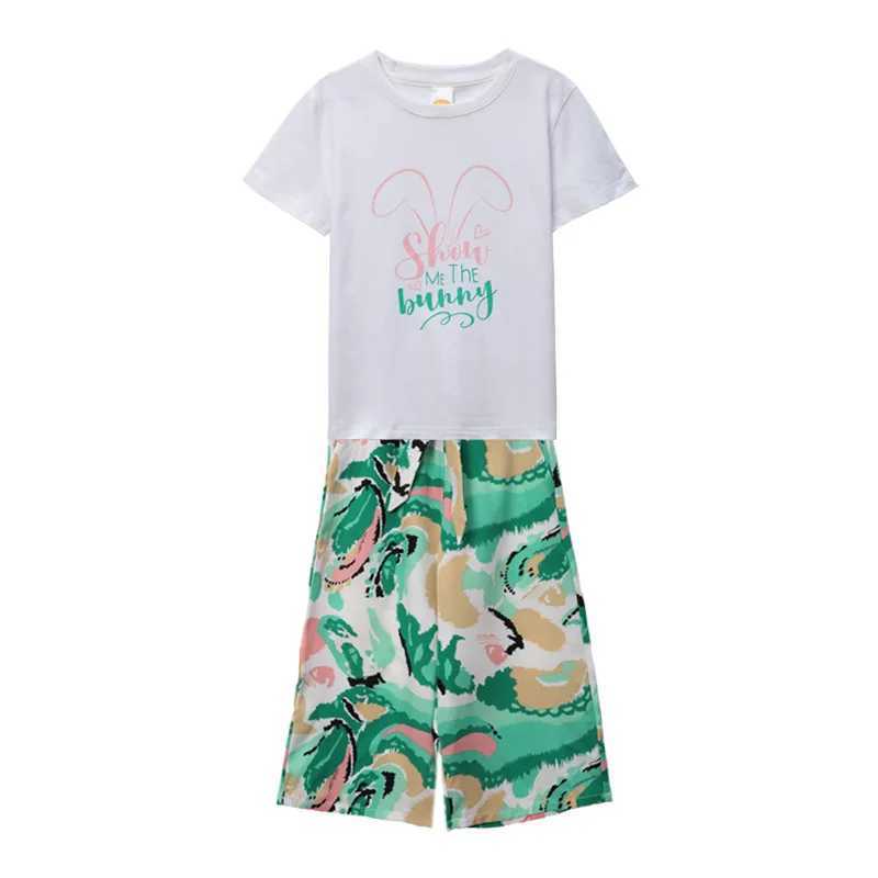 Summer Beach Family Matching Outfits Mother Daughter Father Son Casual Cotton T-shirt +Shorts Family Look Couple Clothes Seaside W250207