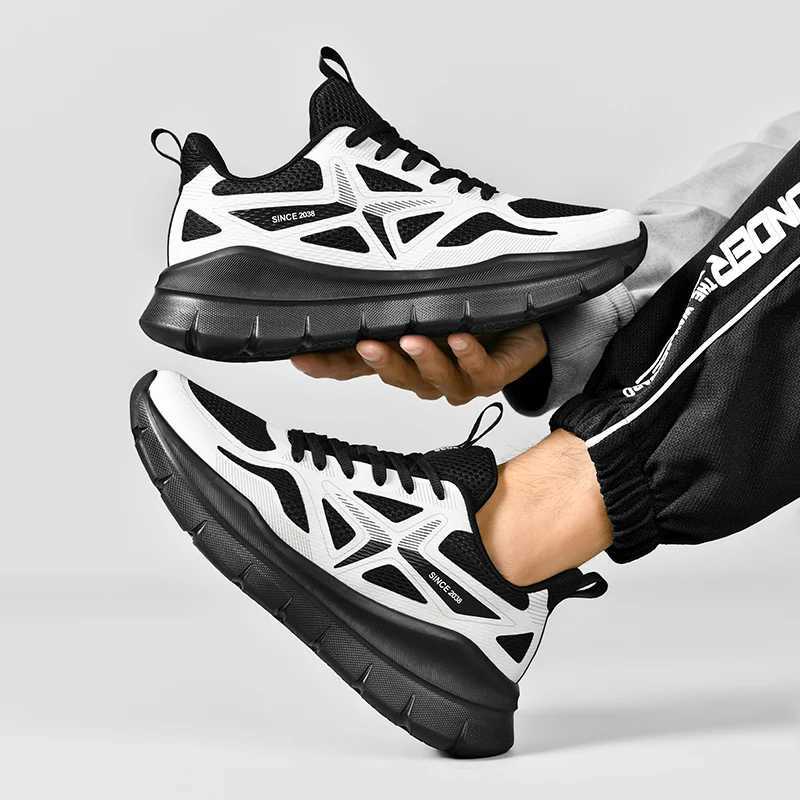 High Quty Couple Sneakers Hot Selling Spring Men Women Soft Anti Slip Outdoor Run Shoes Ultra Light GYM Training Tennis ShoesC250304