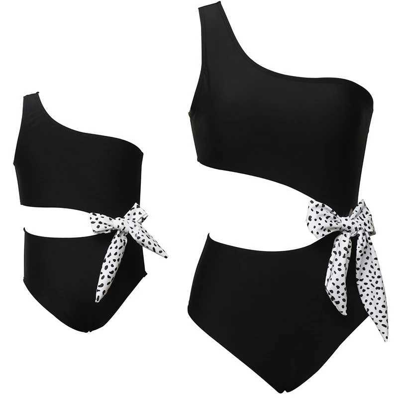 2025 New Summer Womens Swimsuit Family Matching Set Mother and Daughter Clothing Bow Bikini One Piece Swimsuit Beach Wear W250207