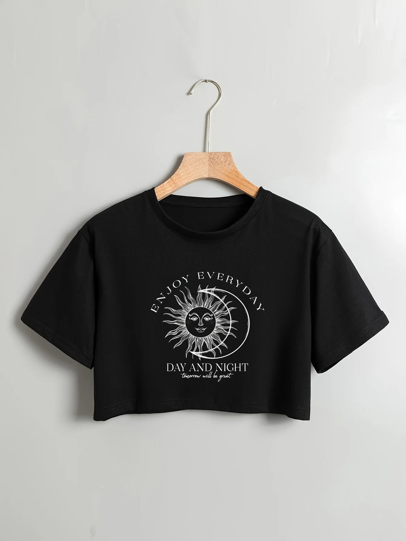 Chic Sun Moon Graphic Crop Top Casual Crew Neck Short Sleeve TShirt for Women Fashionable Comfortable Clothing 250120