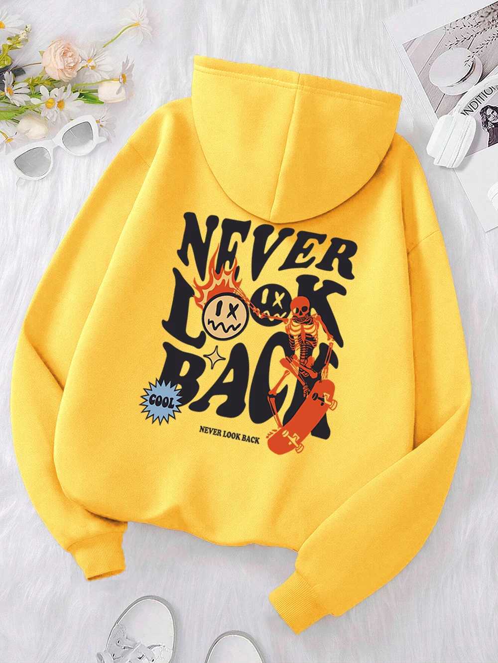 Never Look Back Creative Smile Skull Hoodies Men Women Warm Comfortable Sweatshirt Loose Hip Hop Street Clothes Loose Hoody W250207