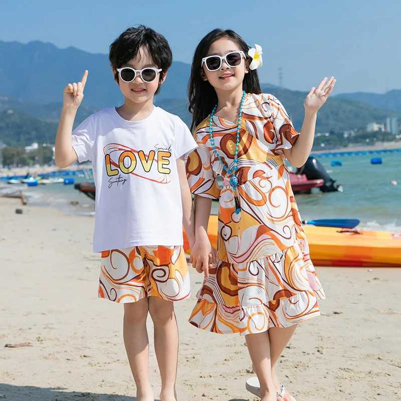 Family matching clothing Summer beach mom daughter casual dress Father son T-shirt+couple clothing Holiday beach photos W250207