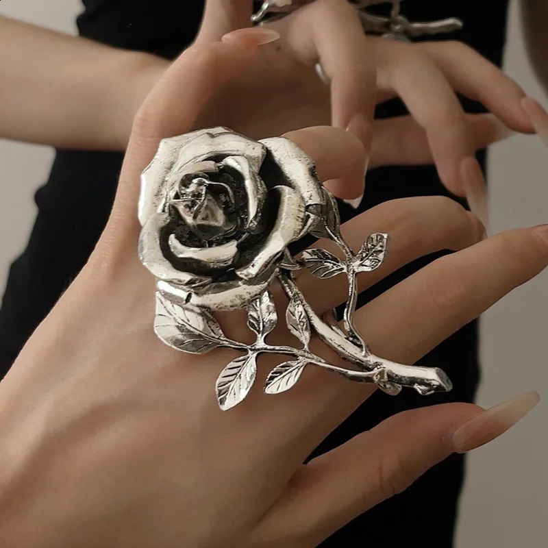 Vintage Exaggerated Metal Rose Flower Large Open Rings for Women Europe and America Personality Party Jewelry Accessories 250206