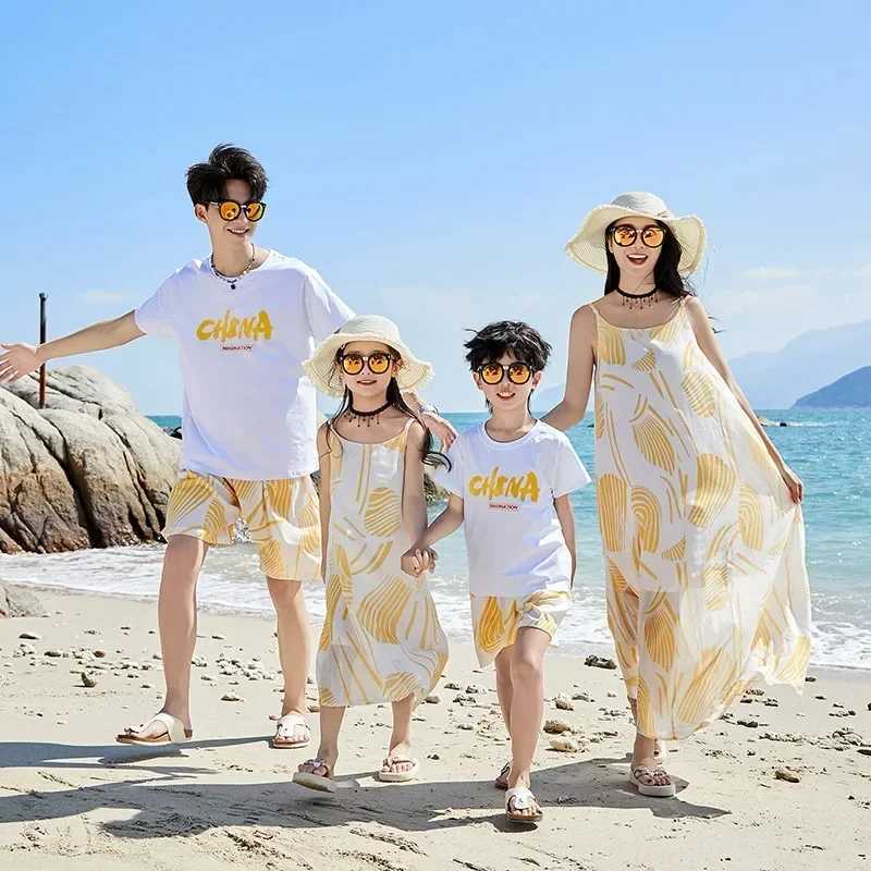 Vacation Couple Look Family Clothes Mom and Daughter Resort Dress Holiday Beach Dad and Son Baby T Shirts Shorts Two Piece Sets W250207