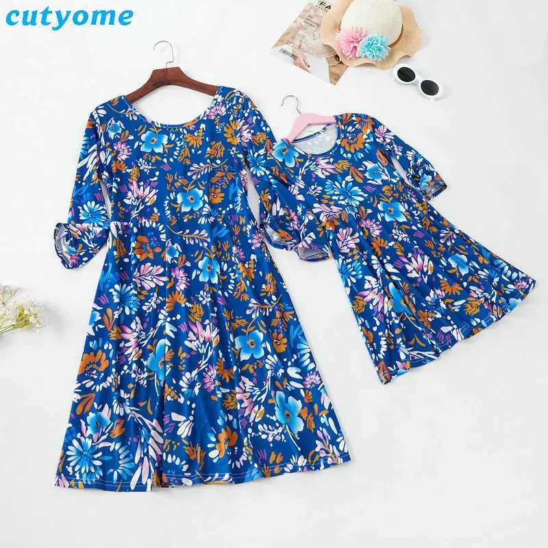 Mother Daughter Dresses Floral Print Half Sleeve Blue Dress Family Matching Outfits Mother/Mom and Daughter Dresses Clothes W250207