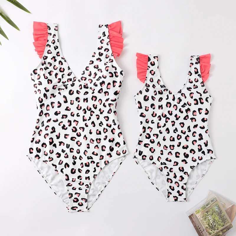 Ruffled Mother Daughter Matching Swimsuits Family Set O-Neck Mom Baby Mommy and Me Bikini Clothes Striped Woman Girls Swimwear W250207