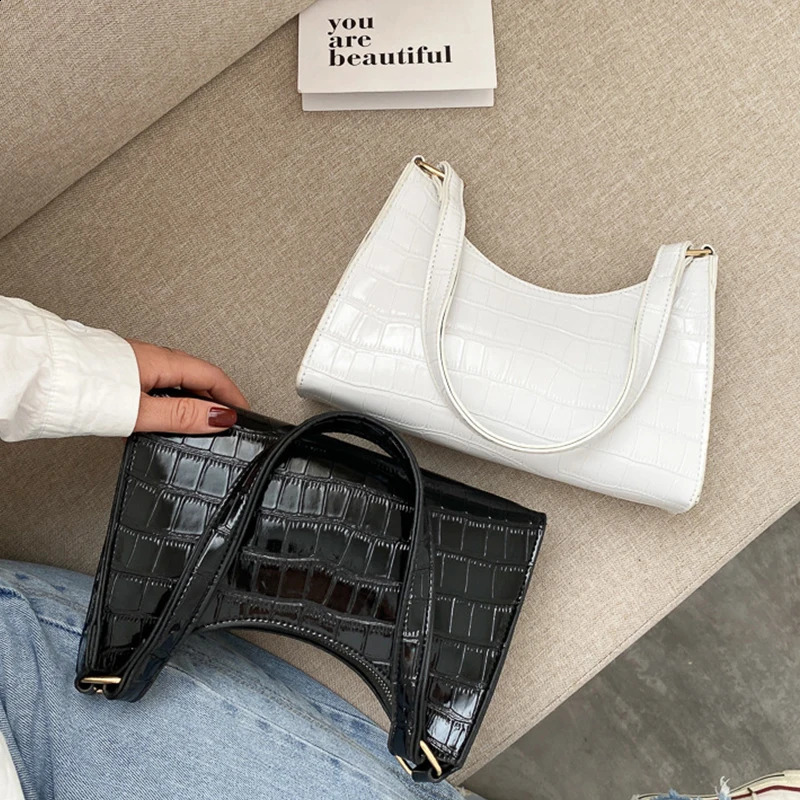 Retro Casual Shopping Bag Fashion Exquisite Women Shoulder Bags Female Leather Solid Color Chain Handbag for Women 250122