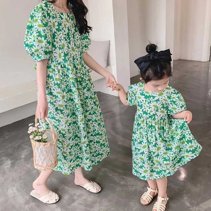 New Fashion Floral Mom And Daughter Dress Cute Family Matching Party Parent-Child Outfits Christmas Carnival Mother Kids Clothes W250207
