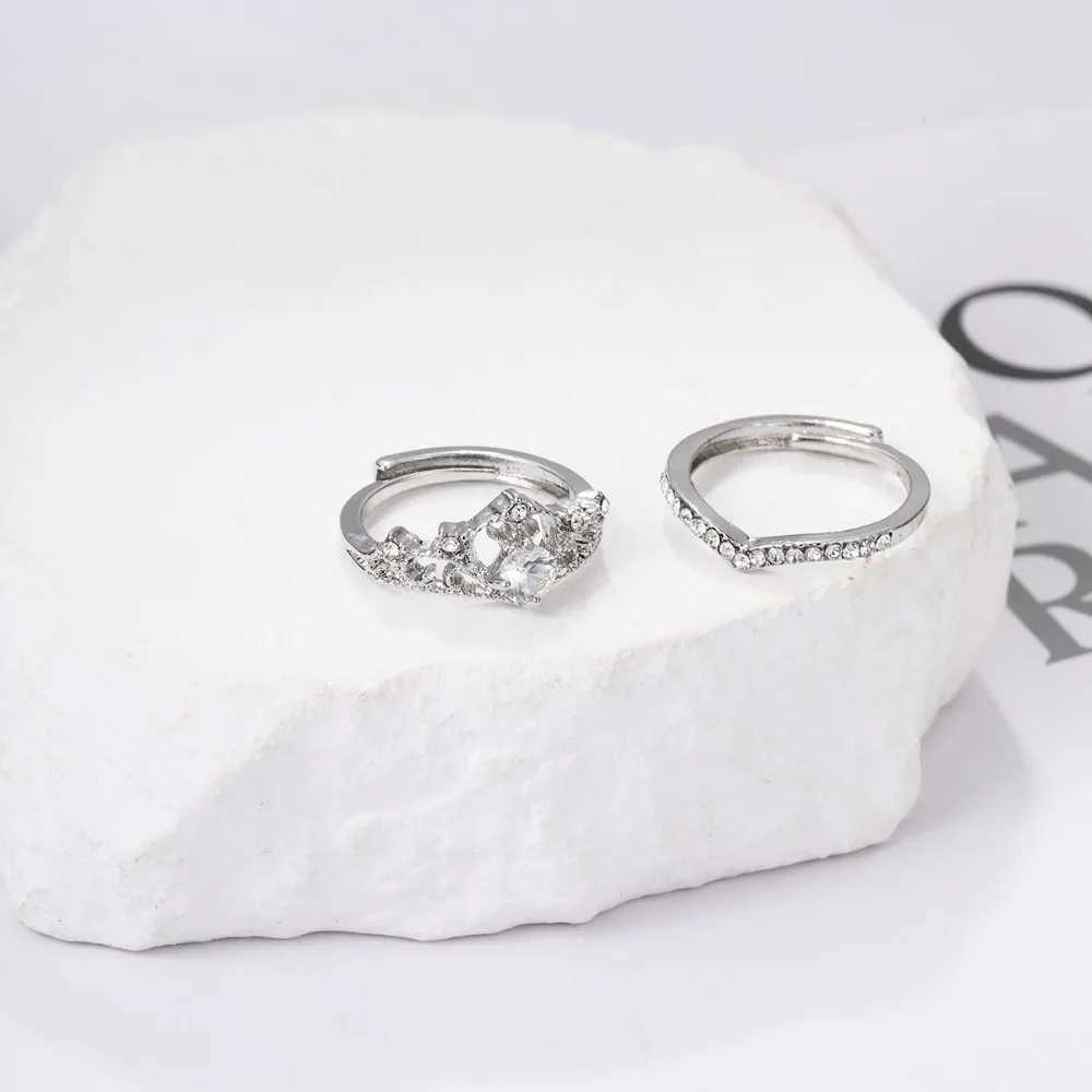 2pcs Set Crown Princess Zircon V Shape Couple Rings for Women Girls Cute Romance Opening Bride Finger Jewelry Anniversary Gift W250207