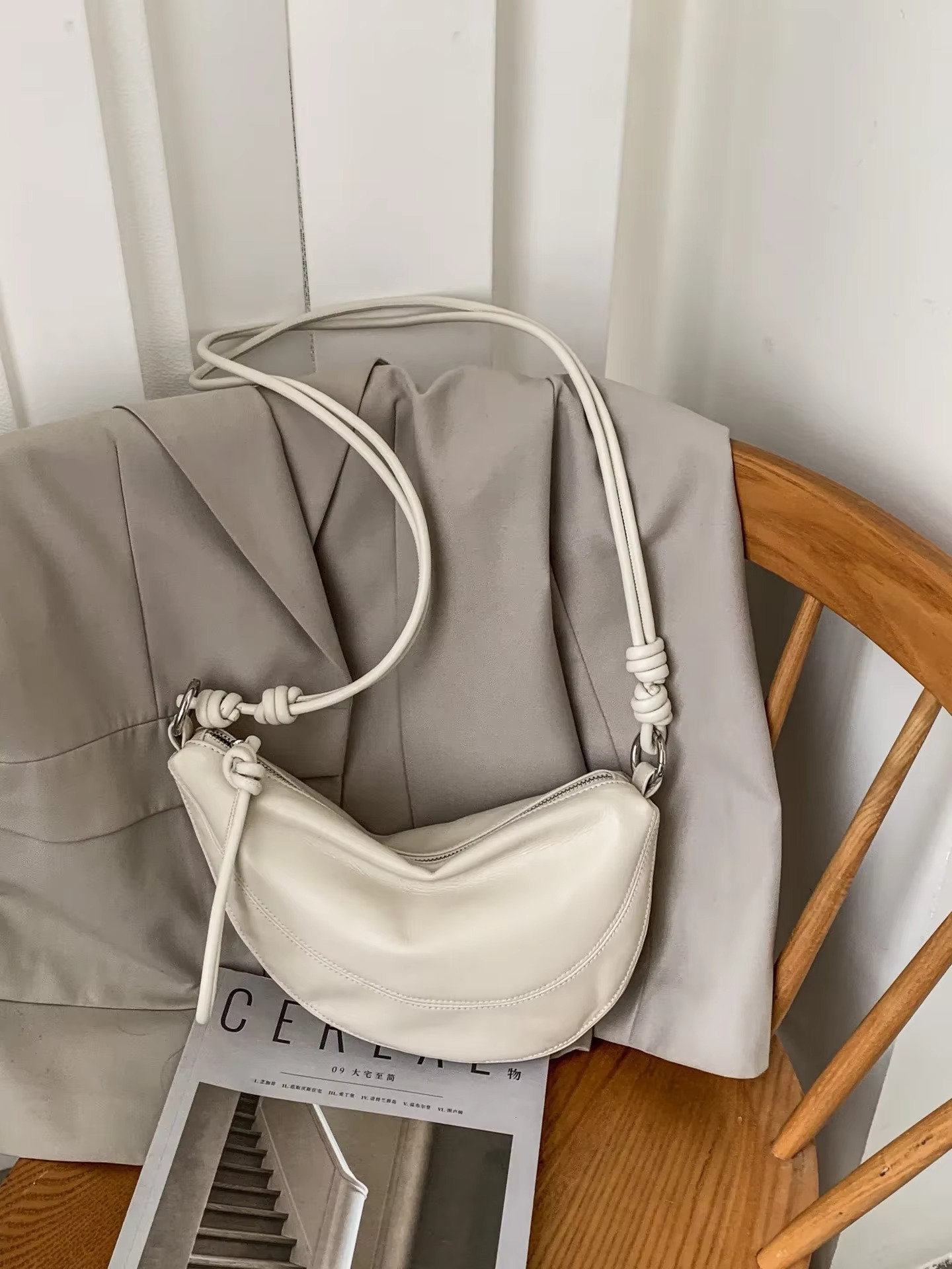 Niche Style Half-Moon Shape Flap Saddle Small First Layer Cow Leather Women Shoulder High-End Daily-Use Crossbody Bag Genuine Leather Vintage