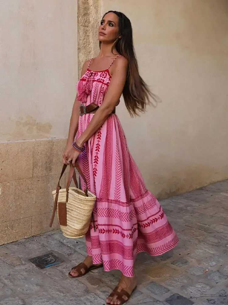 Fashion Embroidery Pleat Suspender Dress Women Vintage Sveless Midi Dresses 2024 Summer New Lady Vacation BeachXJ2500207