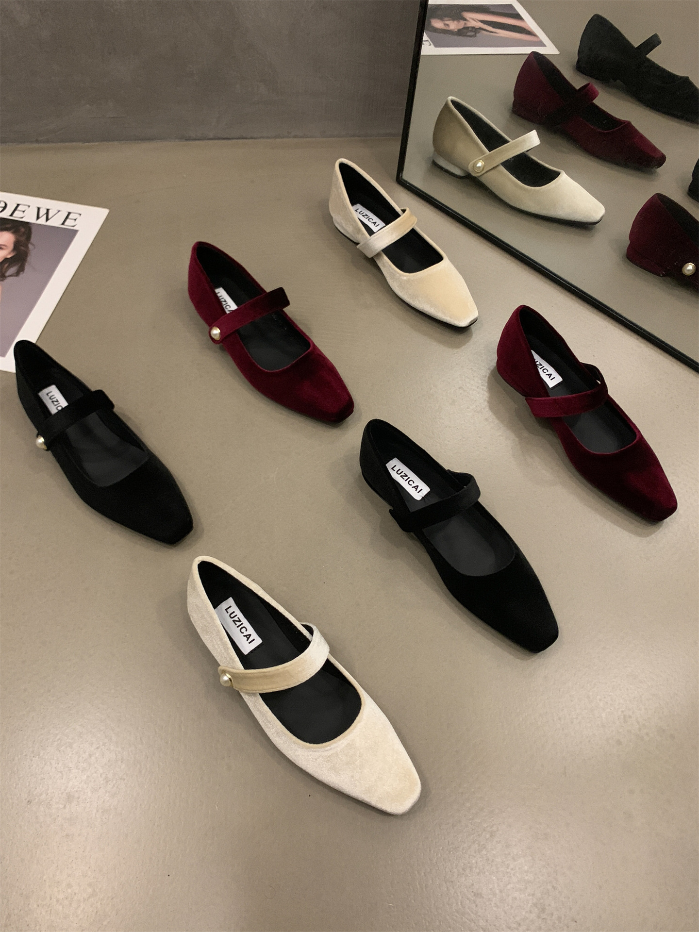 2025 new elegant pearl buckle velvet ballet flats for women Simple Haute Couture Women's Evening low Heels Wine red