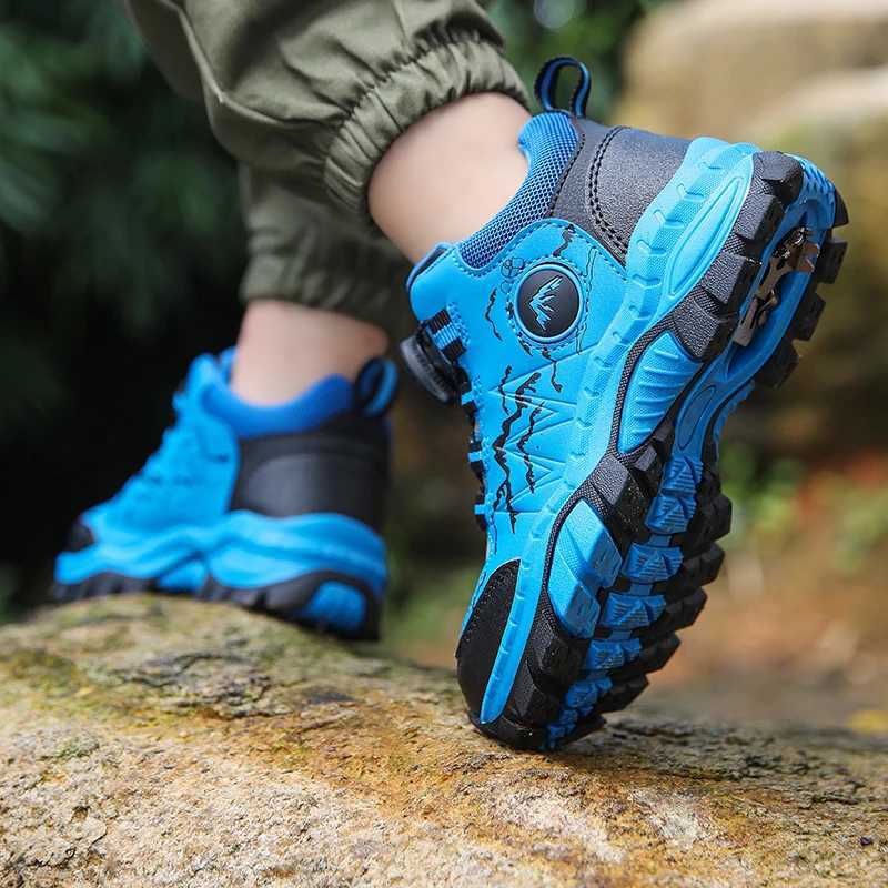 New Autumn Winter Hiking Shoes for Kids Non-Slip Outdoor Shoes Children Warm Mountaineering Trekking Climbing Sports Shoes Boys W250207