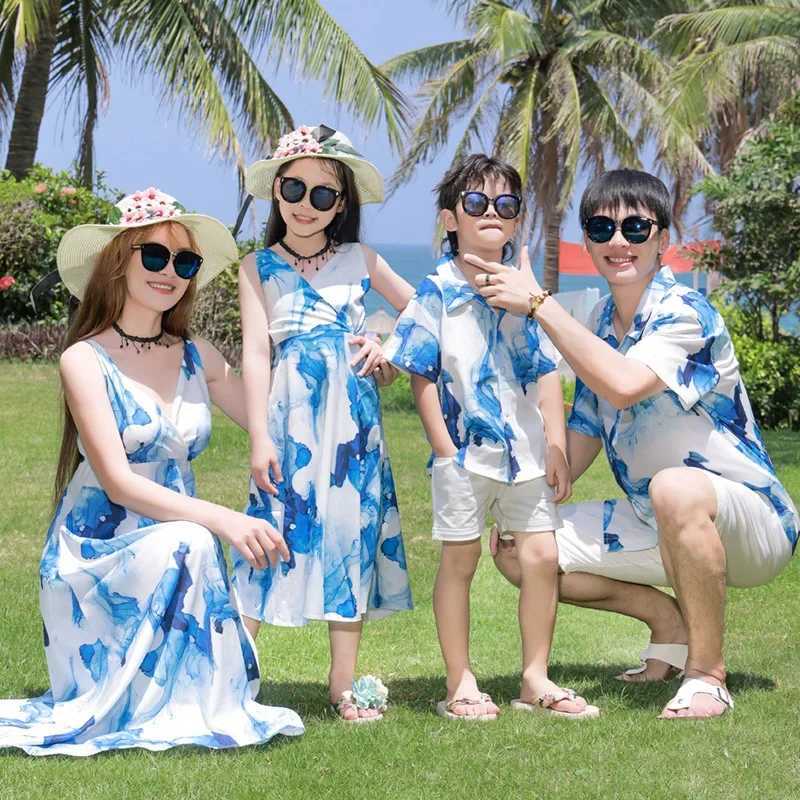 Holiday Resort Family Matching Blue Clothes Vacation Look Daughter Mom Dress Father and Son Beach Tops + Shorts 2 Piece Outfits W250207