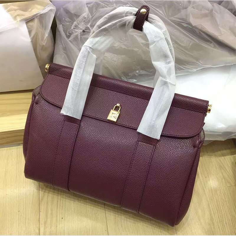 High Fixed Capacity Commuter Crossbody, High-End Feel, Grain Leather Travel Bag, Crossbody Tote Bags