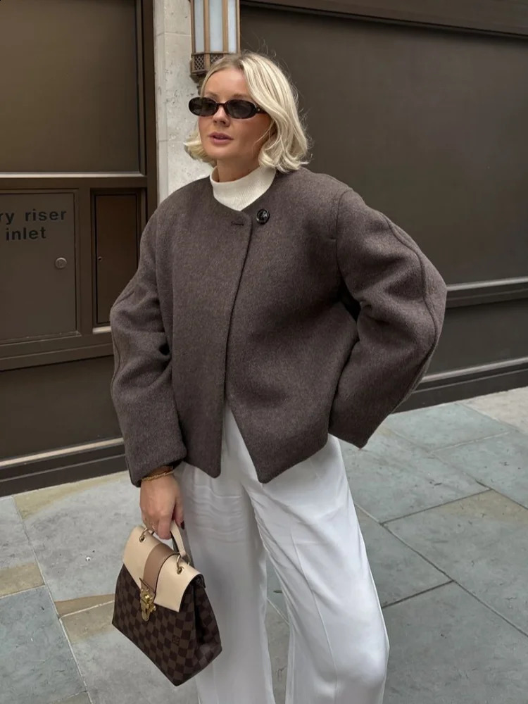 Elegant Solid One Buttons Women Short Woolen Coat Fashion O-neck Long Sleeve Autumn Jacket 2024 Female Chic High Street Overcoat 250107