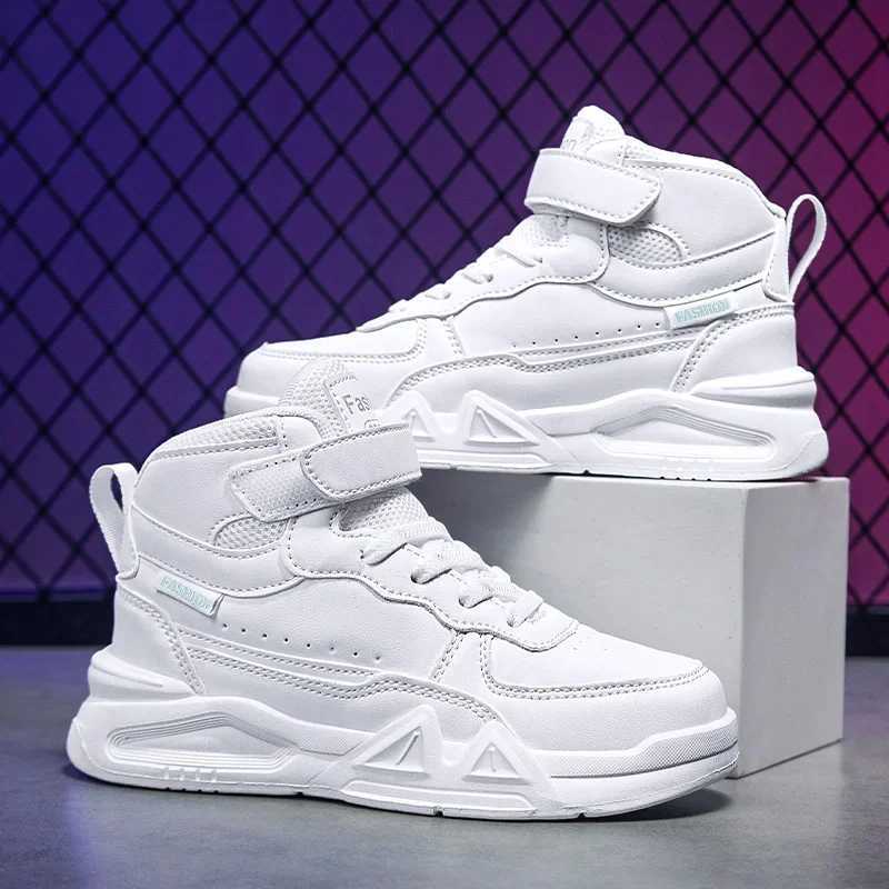 A new pair of girls sports shoes boys running shoes children small white school board middle-top skateboard casual shoes l W250207