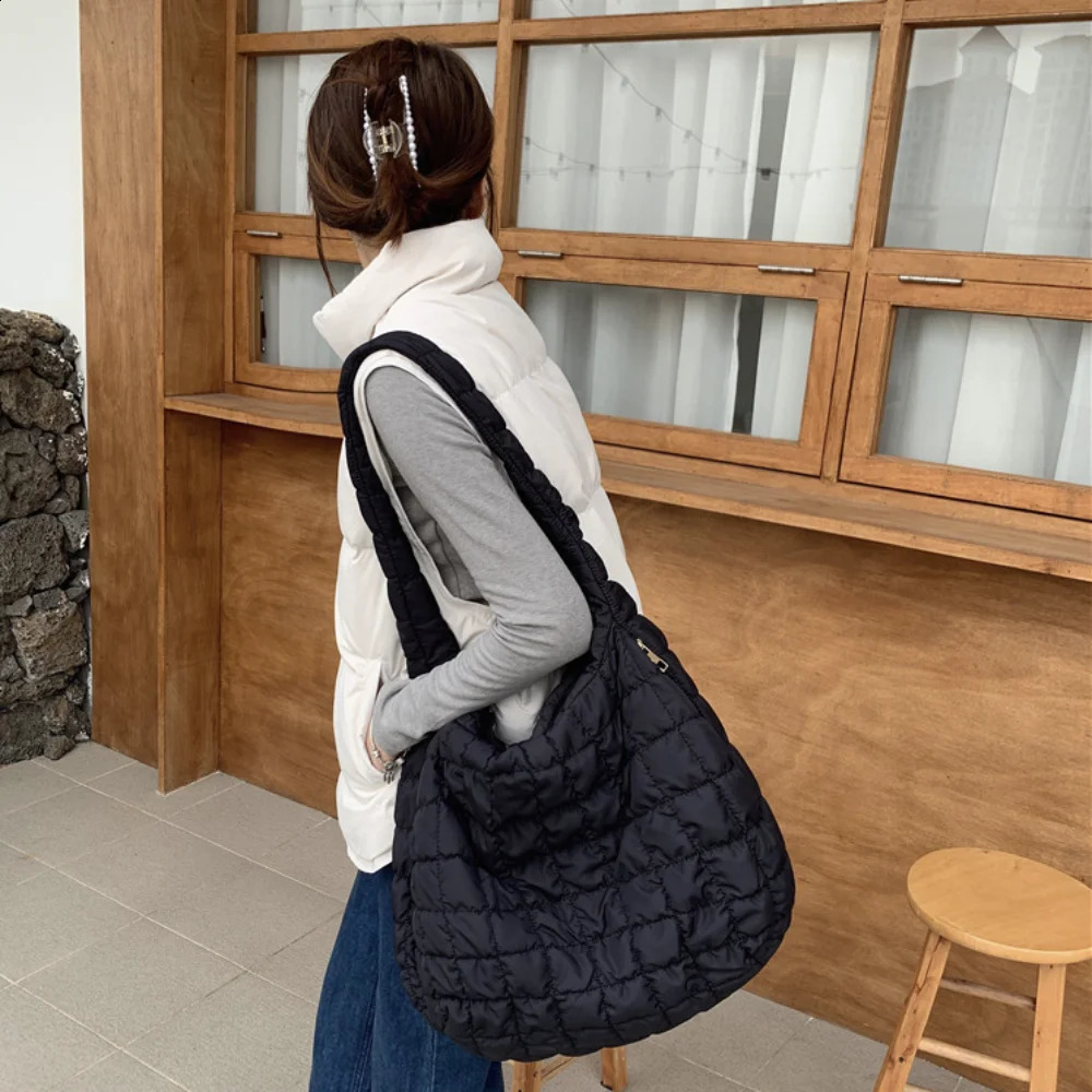 Fashion Pleated Cloud Womens Casual Simple and Versatile Large-capacity Crossbody Dumpling Shoulder Bag 250122
