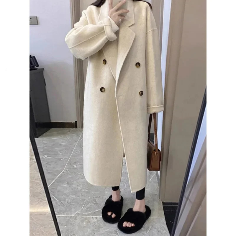 White Woolen Jacket For Women 2024 Style Petite Korean Version Overcoat Explosion Model VNeck Regular Type China Origin 250110