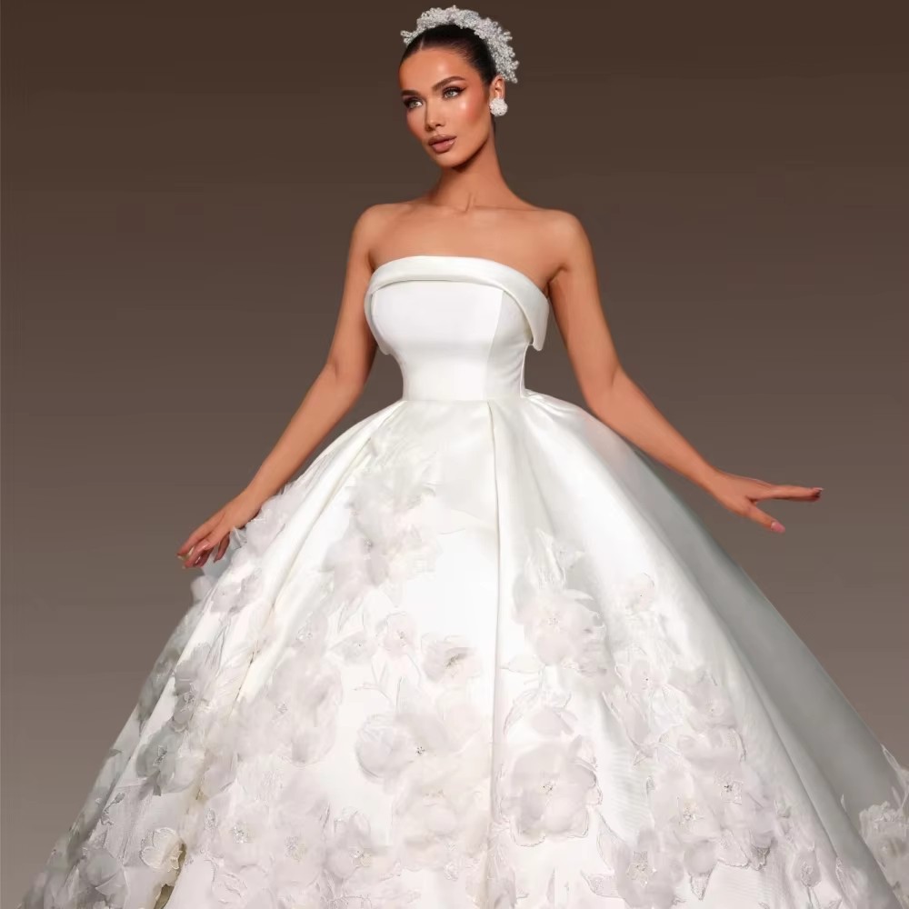 Simple Women Wedding Strapless Sleeveless Backless Bridal Gowns 3D Appliques Sweep Train Dress Custom Made vestidos de novia