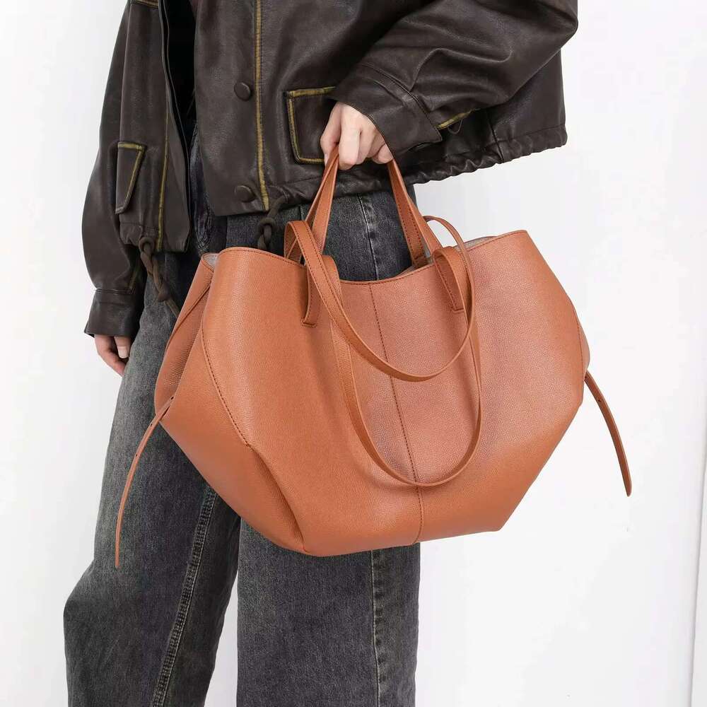 Women's Brand Handbag Large Capacity Fashionable And Comfortable PU Leather Shoulder Bag Design Sense Of Simplicity