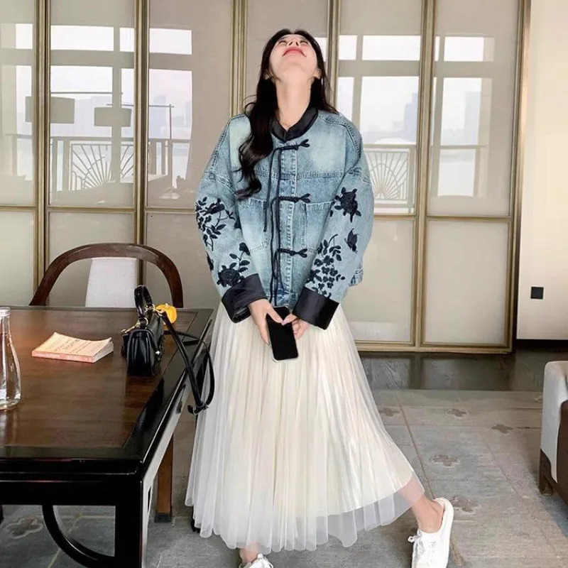 Chic Denim Jacket Womens Outwear 2024 Spring Autumn Chinese Loose Embroidered Plus Size 3XL Jeans Short Coat Tops 250208Z