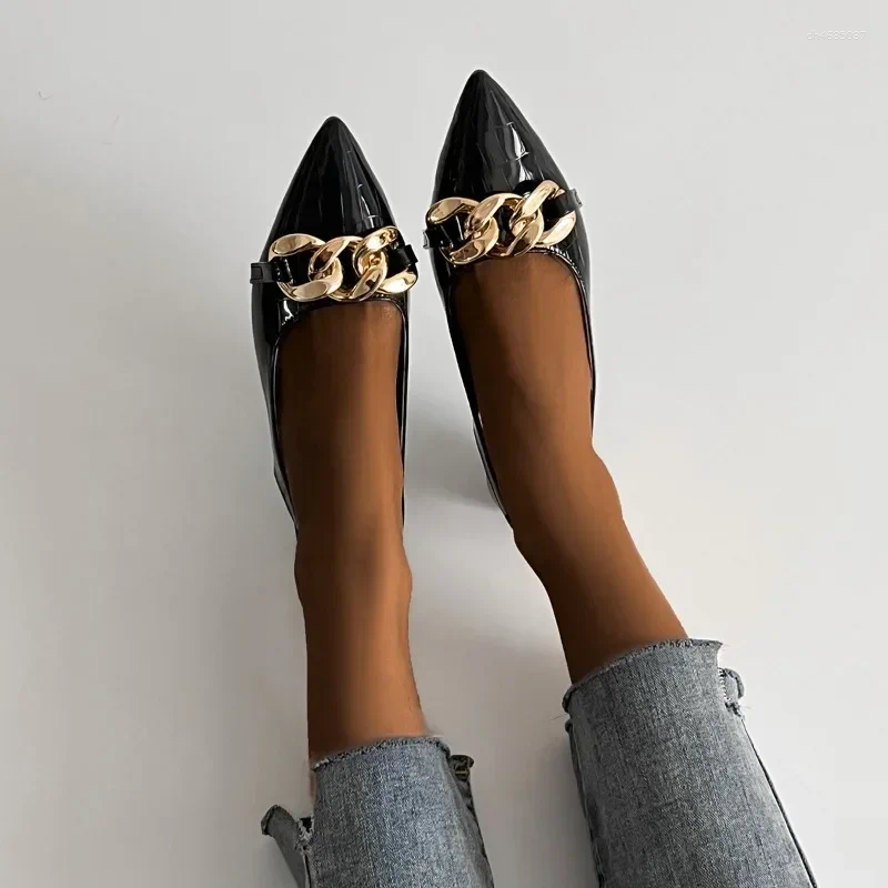 Sandals Women's 2025 Summer Fashion Metal Chain Flats Pointed Toe Ladies Casual Shallow Shoes Women Designers hurenlakeshoes hurenlakeshoes