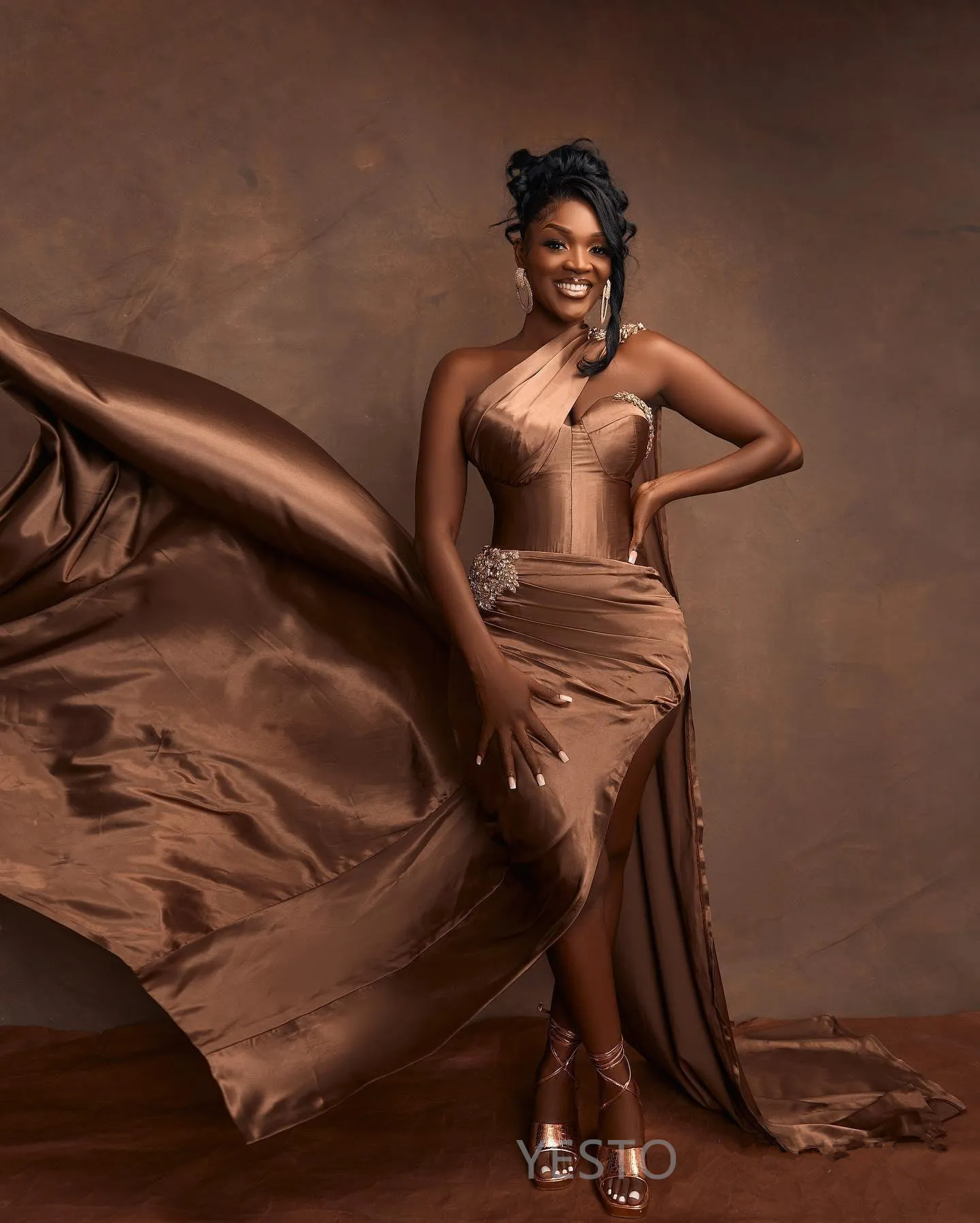 Brown Plus Size Prom Dresses for Black Women Promdress One Shoulder Evening Dresses Side Split Beaded Rhinestones Birthday Party Dress Second Receptio