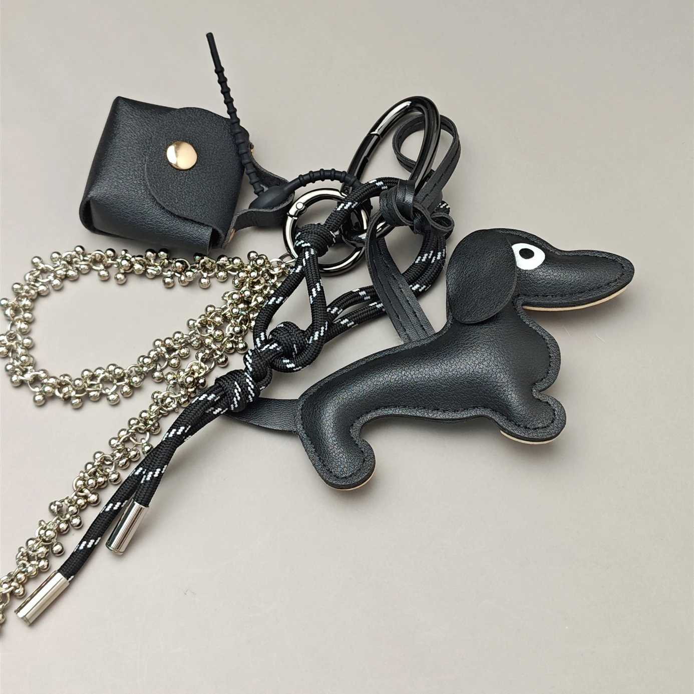 24 New ly Cplied Bag Pendants Sausage Dog Cute Fiable Key Pendant Premium Ins Style Accessories Y250208