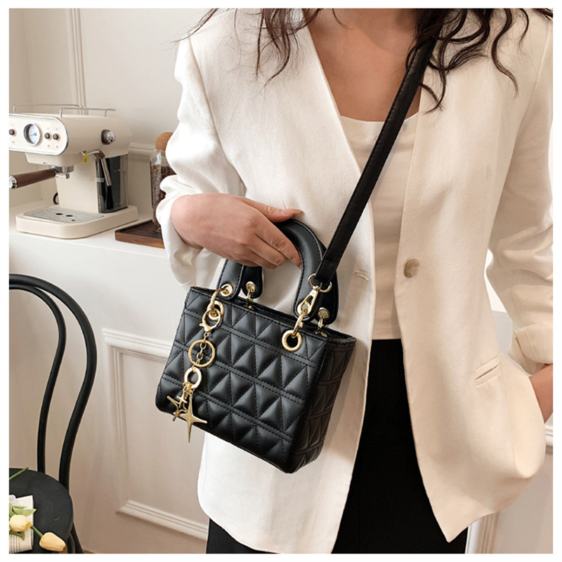 Free Shipping Designer Bag Free Shipping Designer Shoulder Bags 2025 Spring New Luxury Bag Fashionable Versatile Crossbody Bag For Woman
