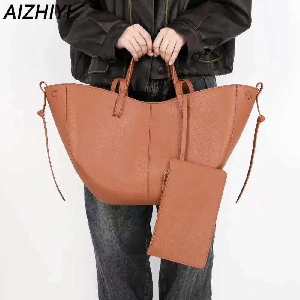 Women's Brand Handbag Large Capacity Fashionable And Comfortable PU Leather Shoulder Bag Design Sense Of Simplicity