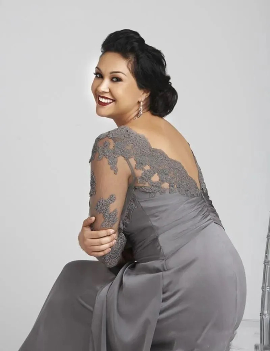 Scoop Neck Long Mother Of The Bride Dresses V-Back Lace Appliques Satin Plus Size A-Line Evening Formal Dress 3/4Long Sleeves Elegant Wedding Guest Go
