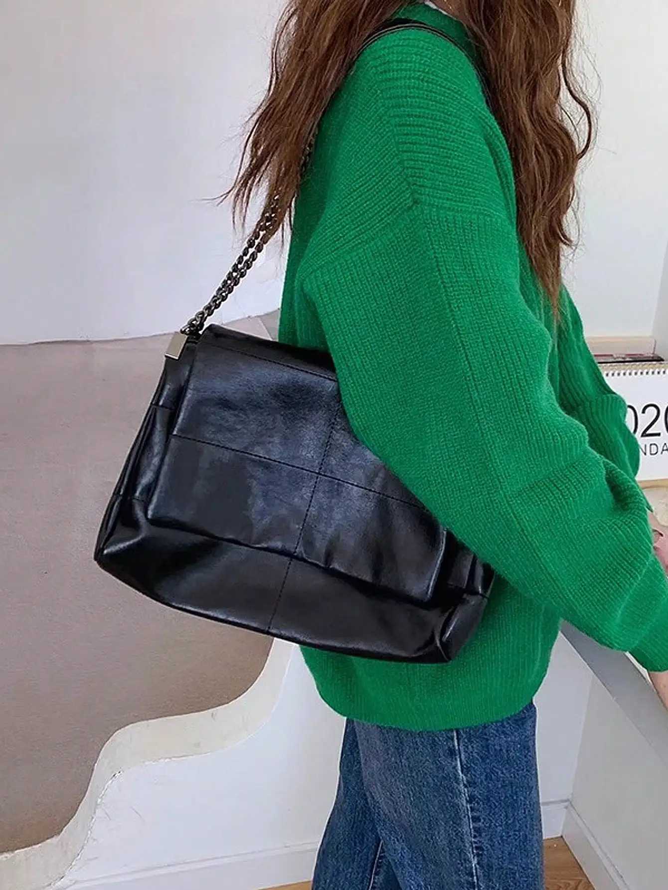 Large capacity commuting bag 2024 new spring/summer womens chain high-end and fashionable single shoulder underarm baC250208