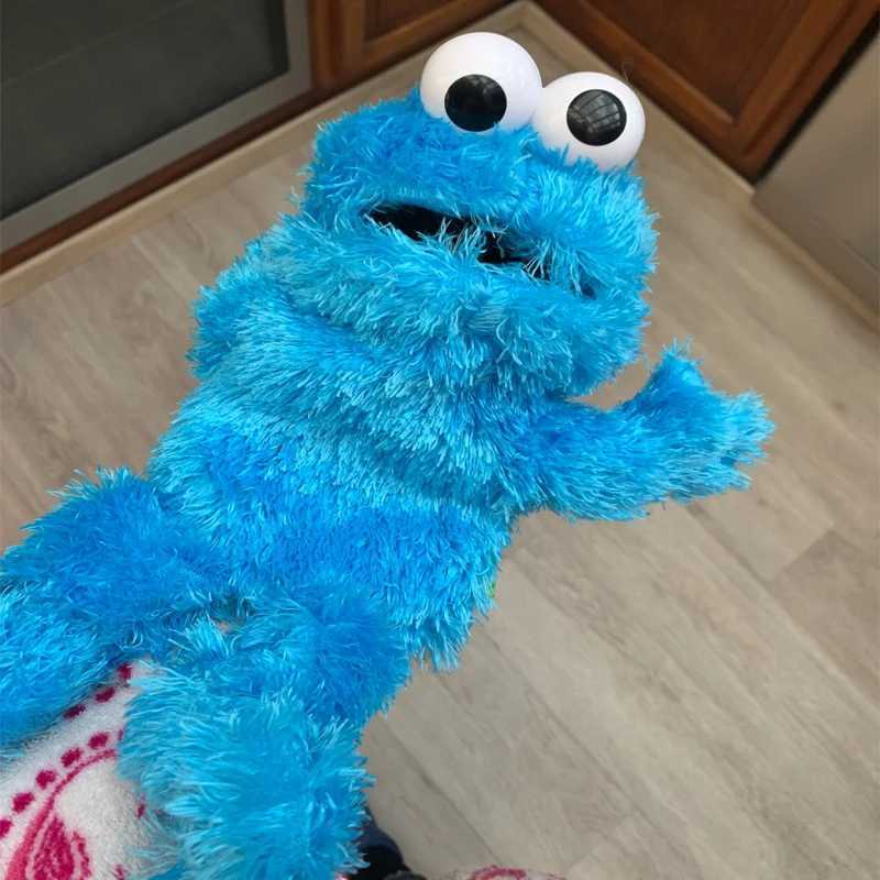Street plush toy ElmoHand puppet soft doll Ernie Grover Oscar Zoe Bert fried puppet toy childrens party gift 21-40cm Y250208