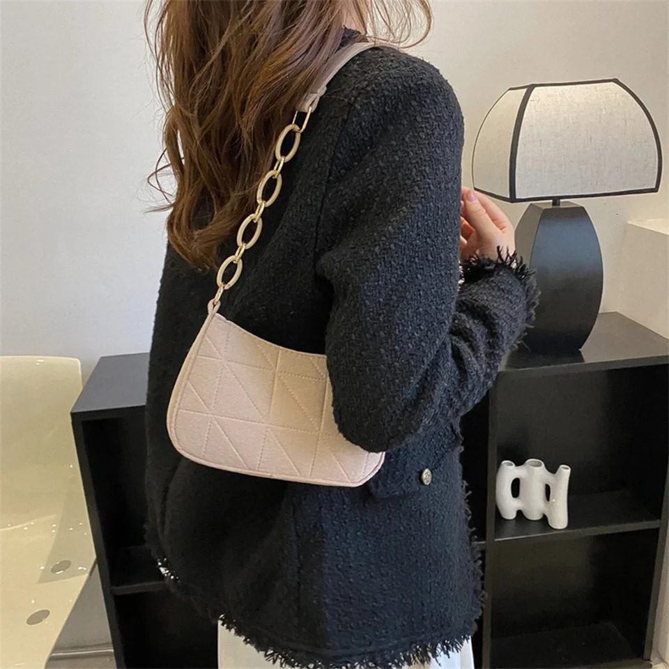 Fashion Womens Shoulder Bag Trend Simple Retro Underarm Felt Tote Handbag 250121