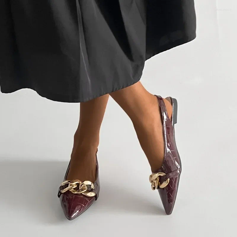Sandals Women's 2025 Summer Fashion Metal Chain Flats Pointed Toe Ladies Casual Shallow Shoes Women Designers hurenlakeshoes hurenlakeshoes