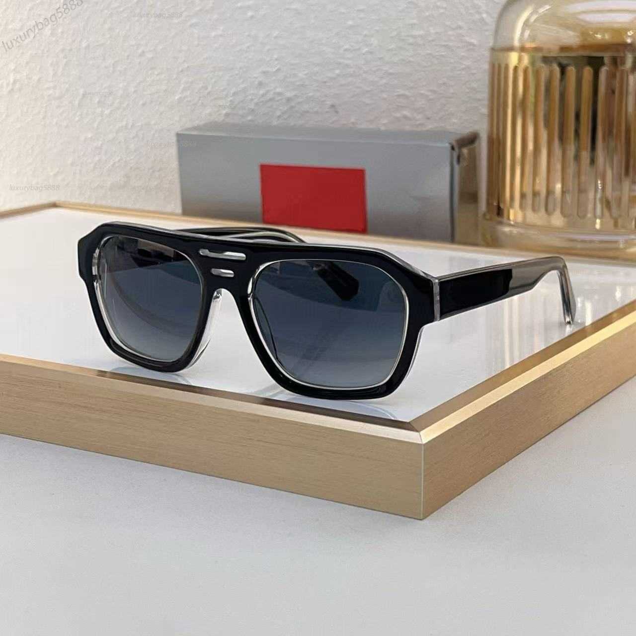 Top luxury 4397 Mens Women Designer Corrigan Bio-Based Black Frames Glasses Ladys Fashion Grey Gradient Lens Eyewear 54mm glass lenses With box