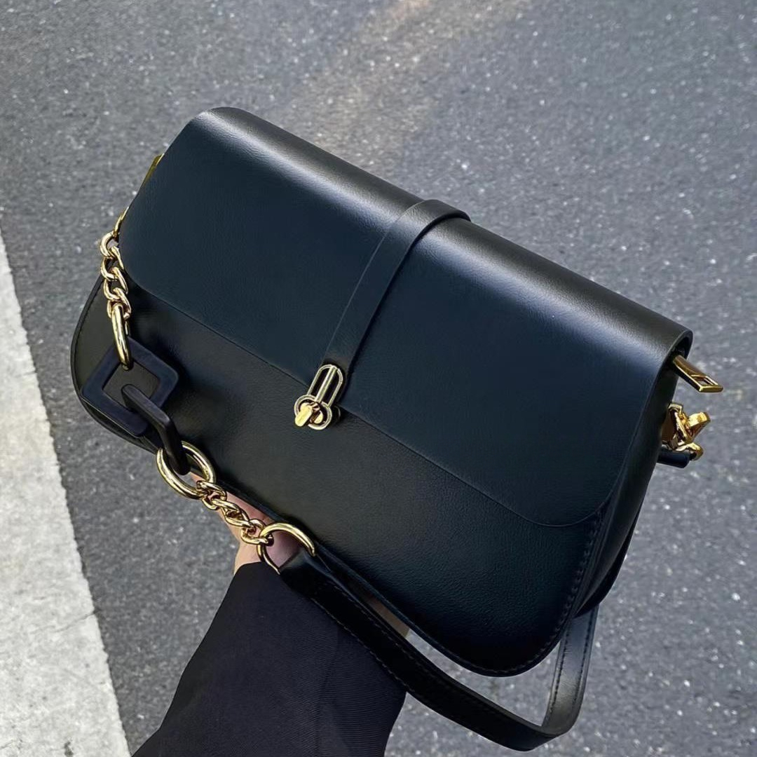 Chic Streetwear Travel Accessory - Multi-Functional Handled Shoulder Bags Made of Durable Leather Blend