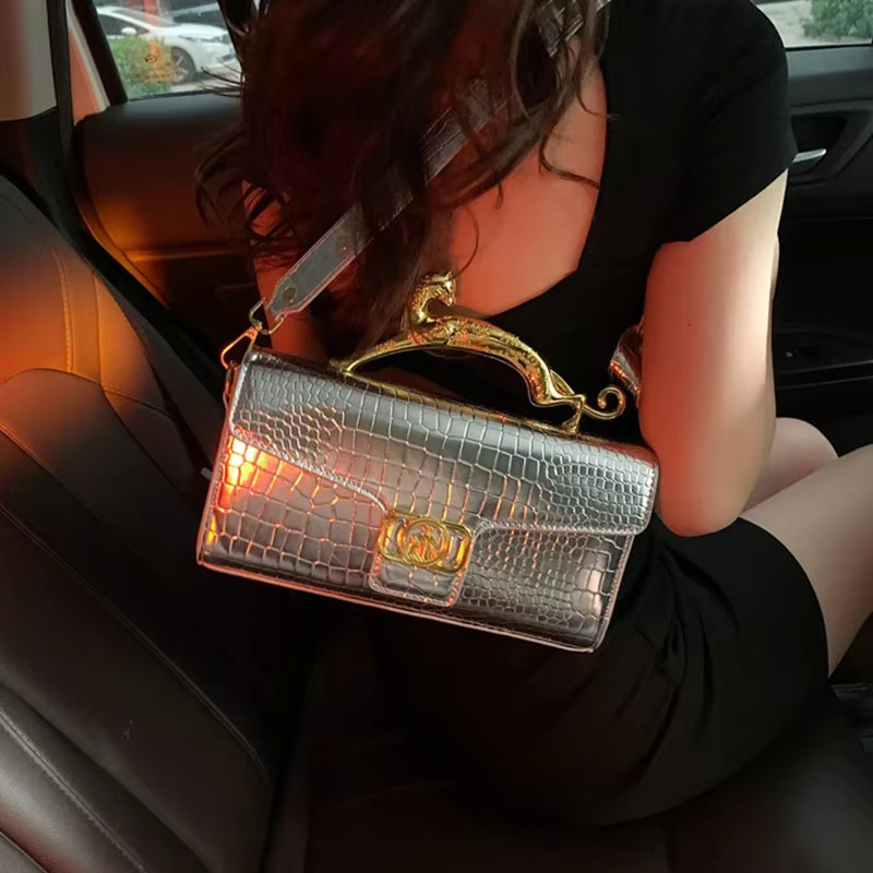 Emed Fashion Bag With Metal Leopard Print Handle Design Women's Designer Shoulder Bag Multifunctional Classic Crossbody Bag Crocodile Pattern Han