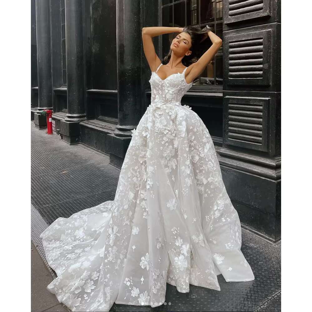 Stunning White Appliques Sweetheart Elegant Bridal Dresses Up Court Train Floor Fashion Ball Gowns Custom Wedding Dress