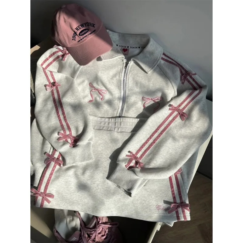 Korean Y2k Ins Sweet Bow n Patchwork Embroidery Sports Style Overcoat A-line Skirt Short Skirt Spring Two-piece Set 250116