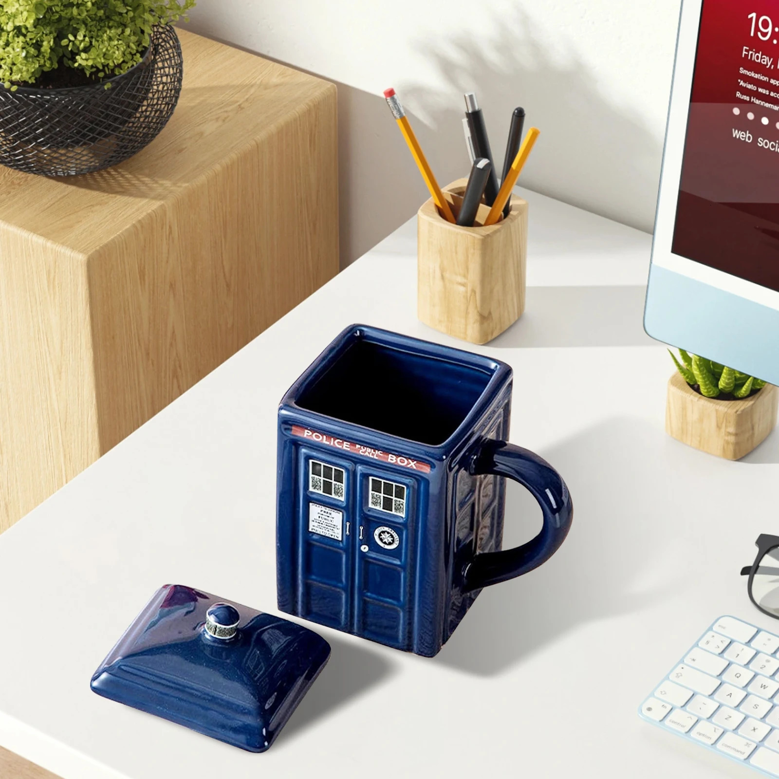 Doctor Who Tardis Mug | Ceramic Coffee Mug With Lid | Coffee Cups With Lids Holds 21-Ounces Of Your Favorite Coffee Tea 250208