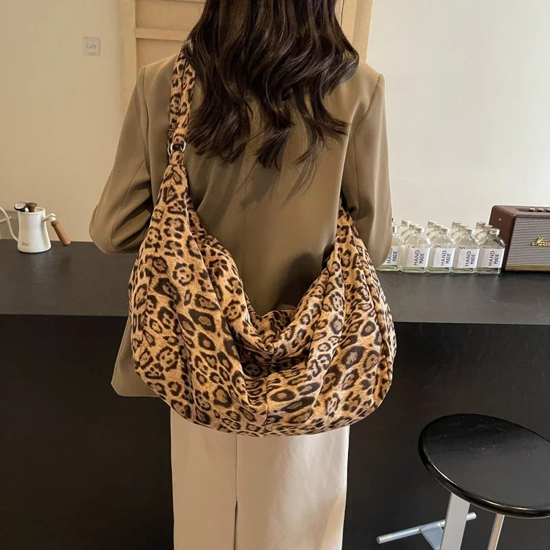 Lazy Wind High-capacity Leopard Print Womens Bags2024 Versatile Durable Soft Comfortable Single Shoulder Crossbody Bag 250208