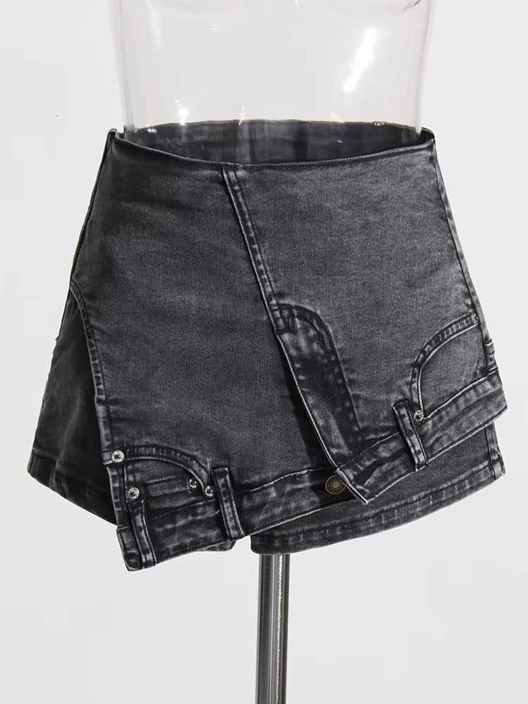 2025 Summer Double Breasted Pocket Women's Irregular Unique Denim Shorts High Waist Splicing Zipper Designer Shorts Women's New Style