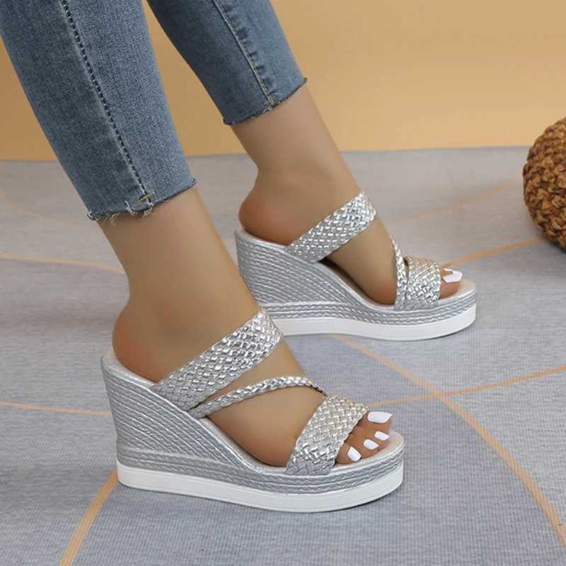 Women Sandals 2024 Summer New Outdoor Beach Sandals Comfortable Hot Shallow Wedges Shoes for Women Designer Casual Sandals Z250617