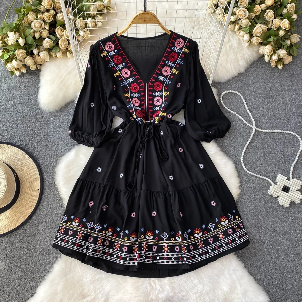 Bohemian Dress for Women Embroidery Floral V-neck Elastic Waist Dresses with Belt Lace-up Holiday Beach Vestidos Folds Dropship 250122